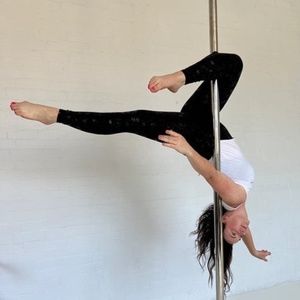 NWT - The Enviro Co. Sticky Grippy Leggings - Black